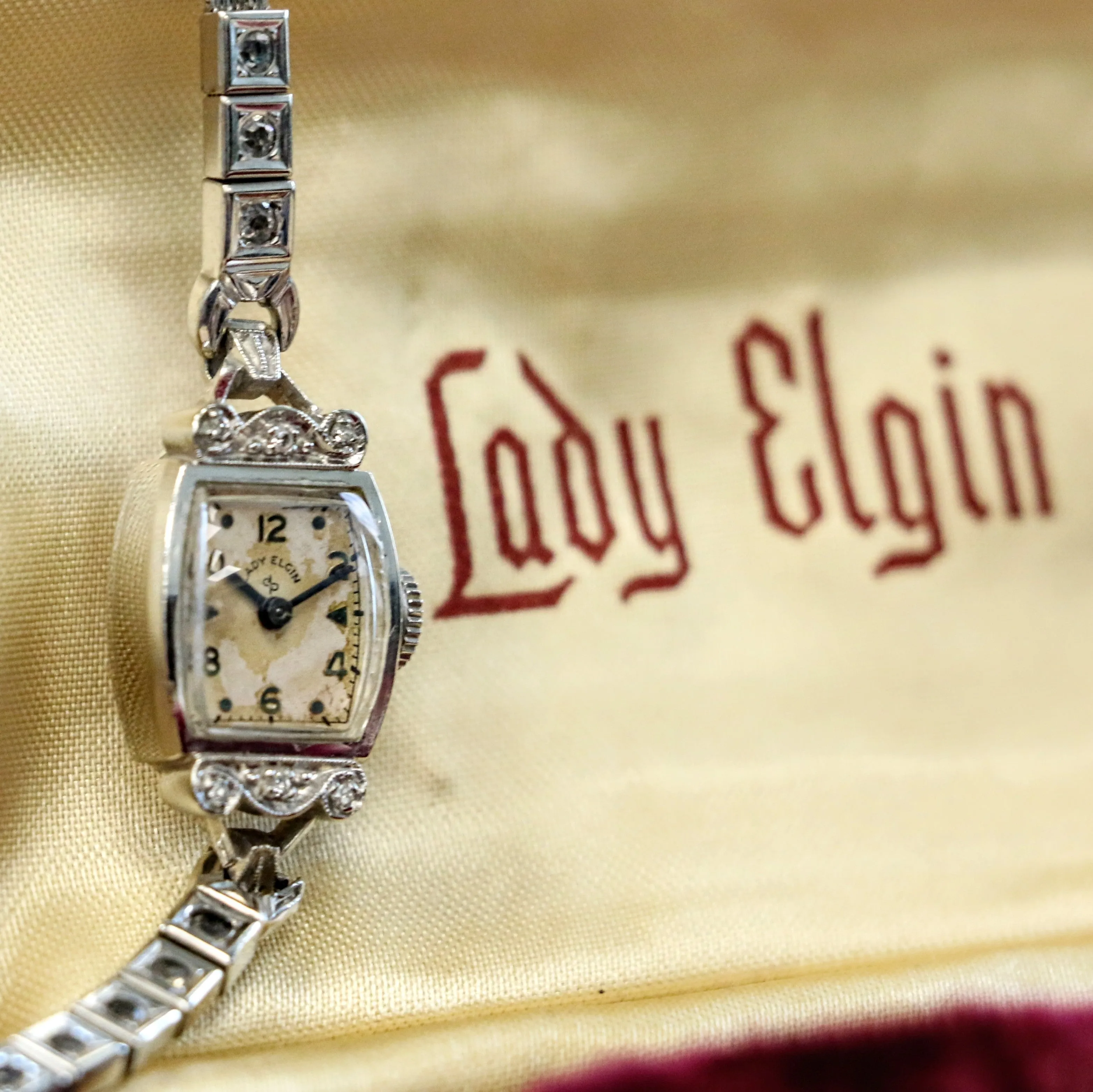 1950 Lady ELGIN Diamond Wristwatch 14K White GOLD Cal. 650 19 Jewels 4 ADJ'S - In BOX!