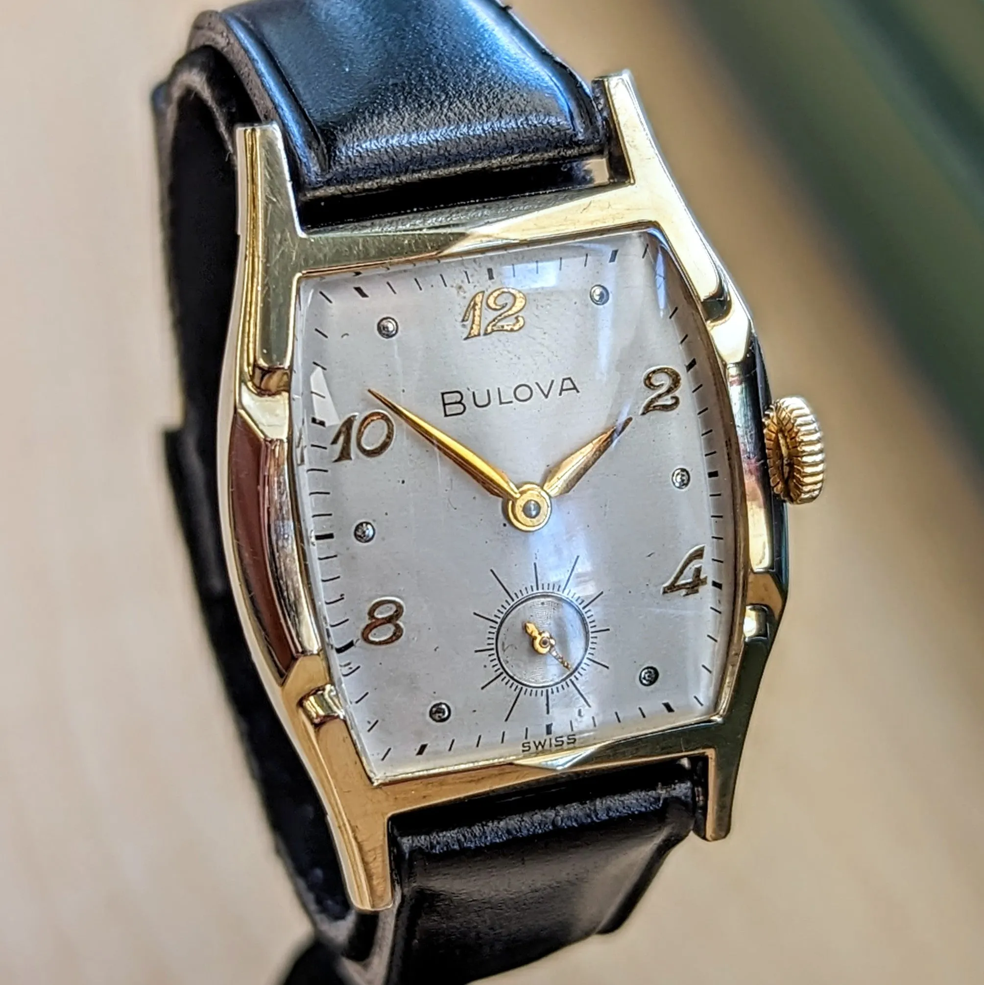 1956 BULOVA Gedney Watch 17 Jewels Cal. 11AC Fancy Tonneau Case Swiss Wristwatch