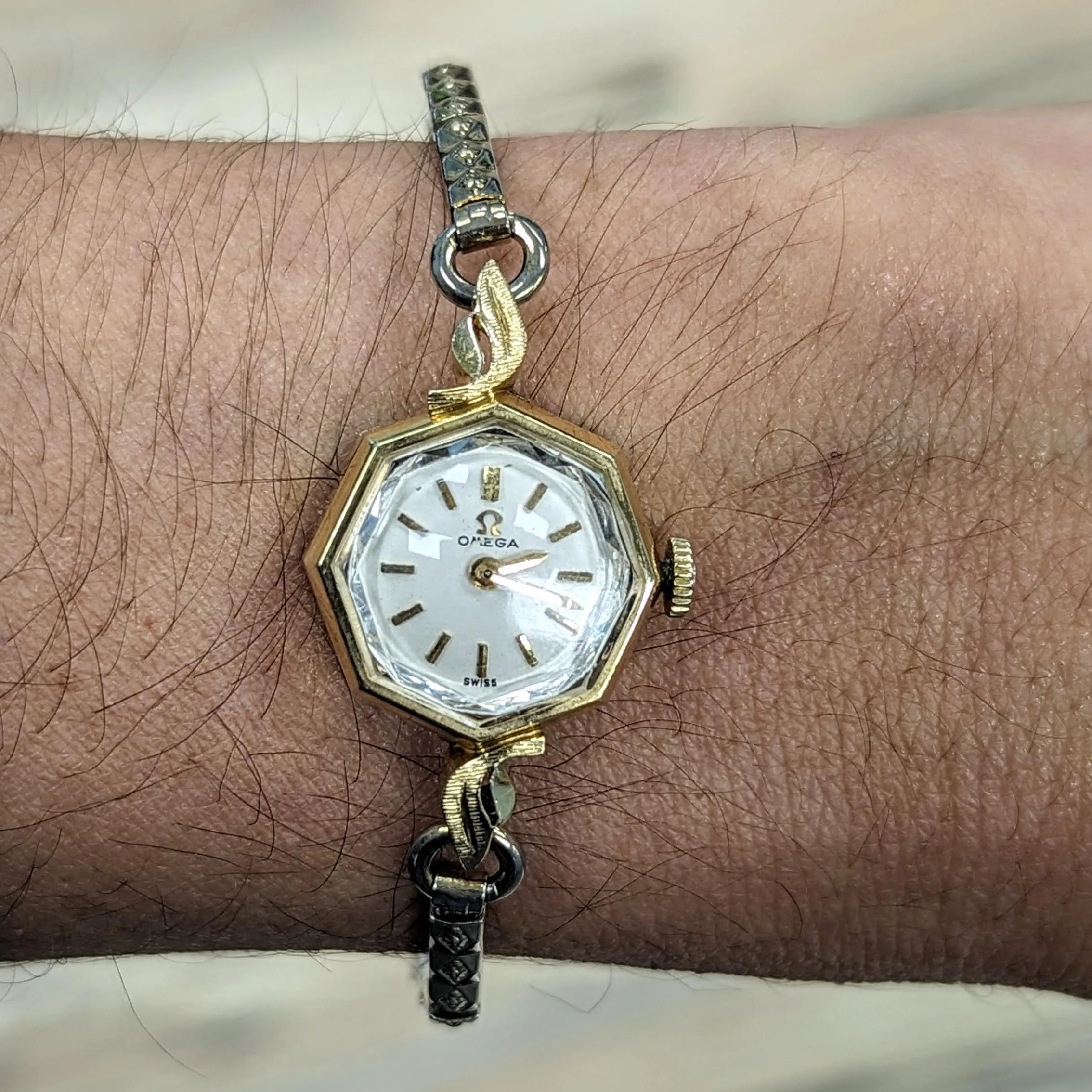 1964 OMEGA Ladies Cocktail Wristwatch 14K Yellow GOLD Cal. 484 Vintage Watch Octagonal Case and Fancy Lugs