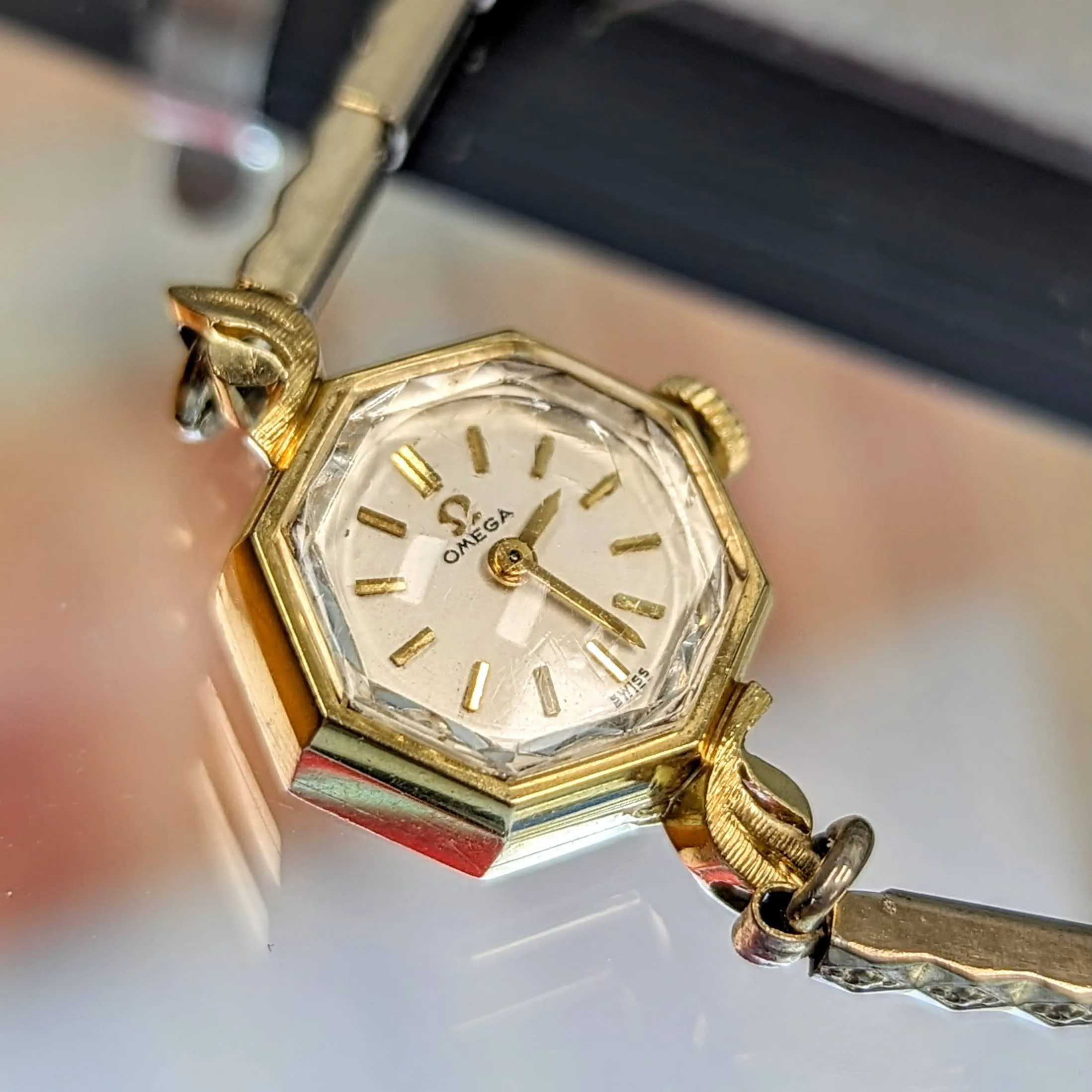 1964 OMEGA Ladies Cocktail Wristwatch 14K Yellow GOLD Cal. 484 Vintage Watch Octagonal Case and Fancy Lugs
