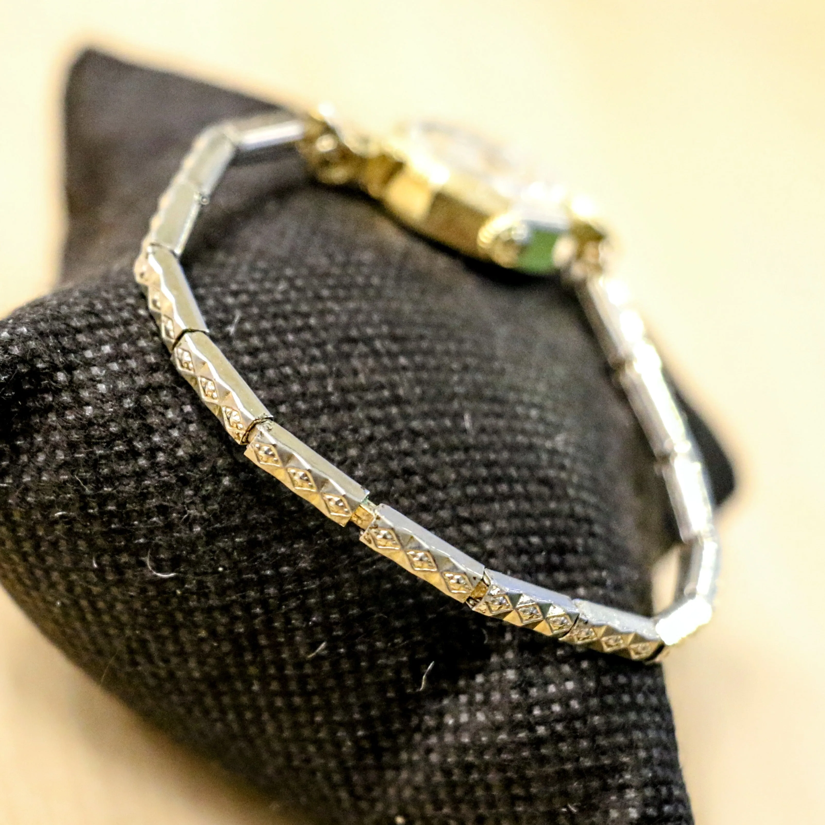 1964 OMEGA Ladies Cocktail Wristwatch 14K Yellow GOLD Cal. 484 Vintage Watch Octagonal Case and Fancy Lugs