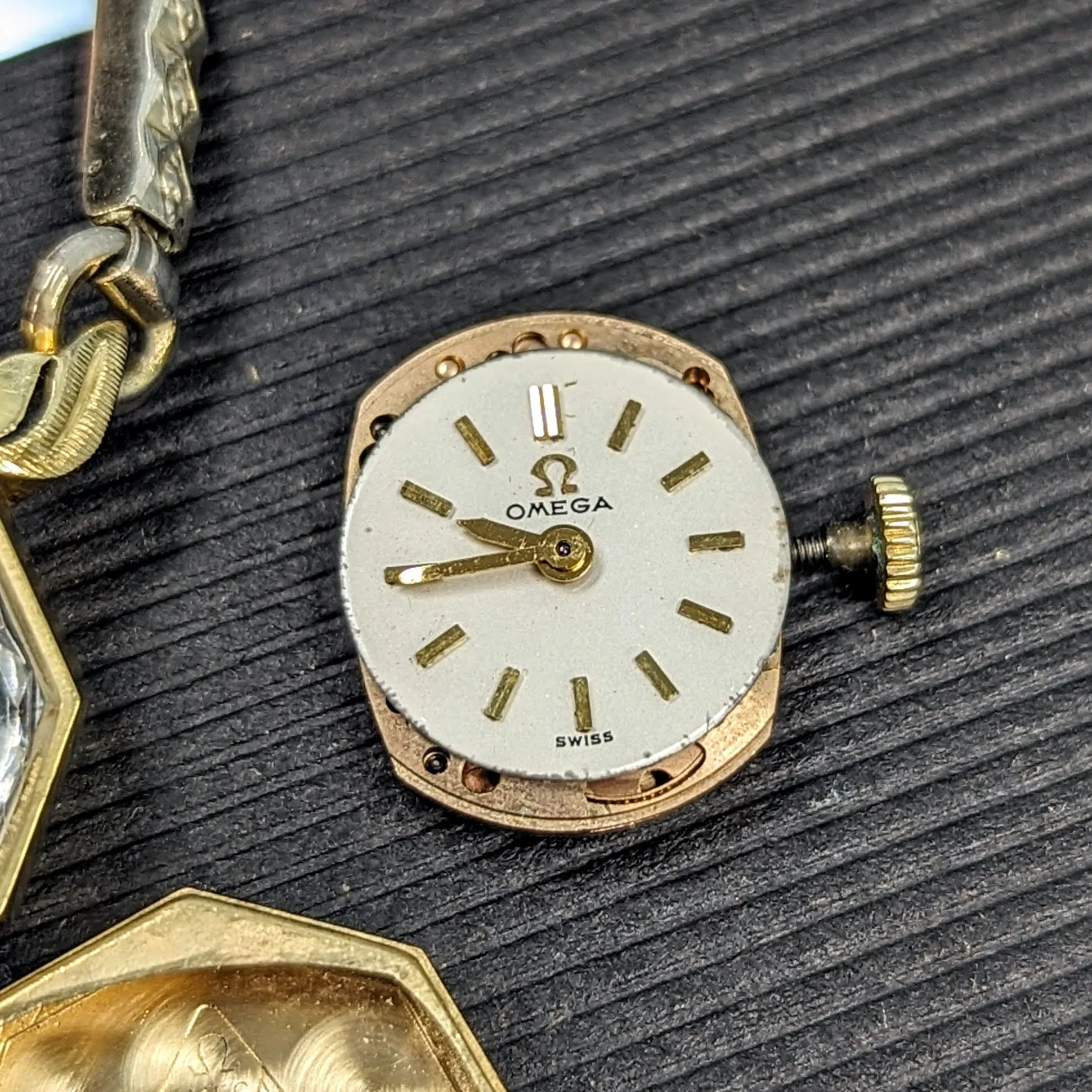 1964 OMEGA Ladies Cocktail Wristwatch 14K Yellow GOLD Cal. 484 Vintage Watch Octagonal Case and Fancy Lugs