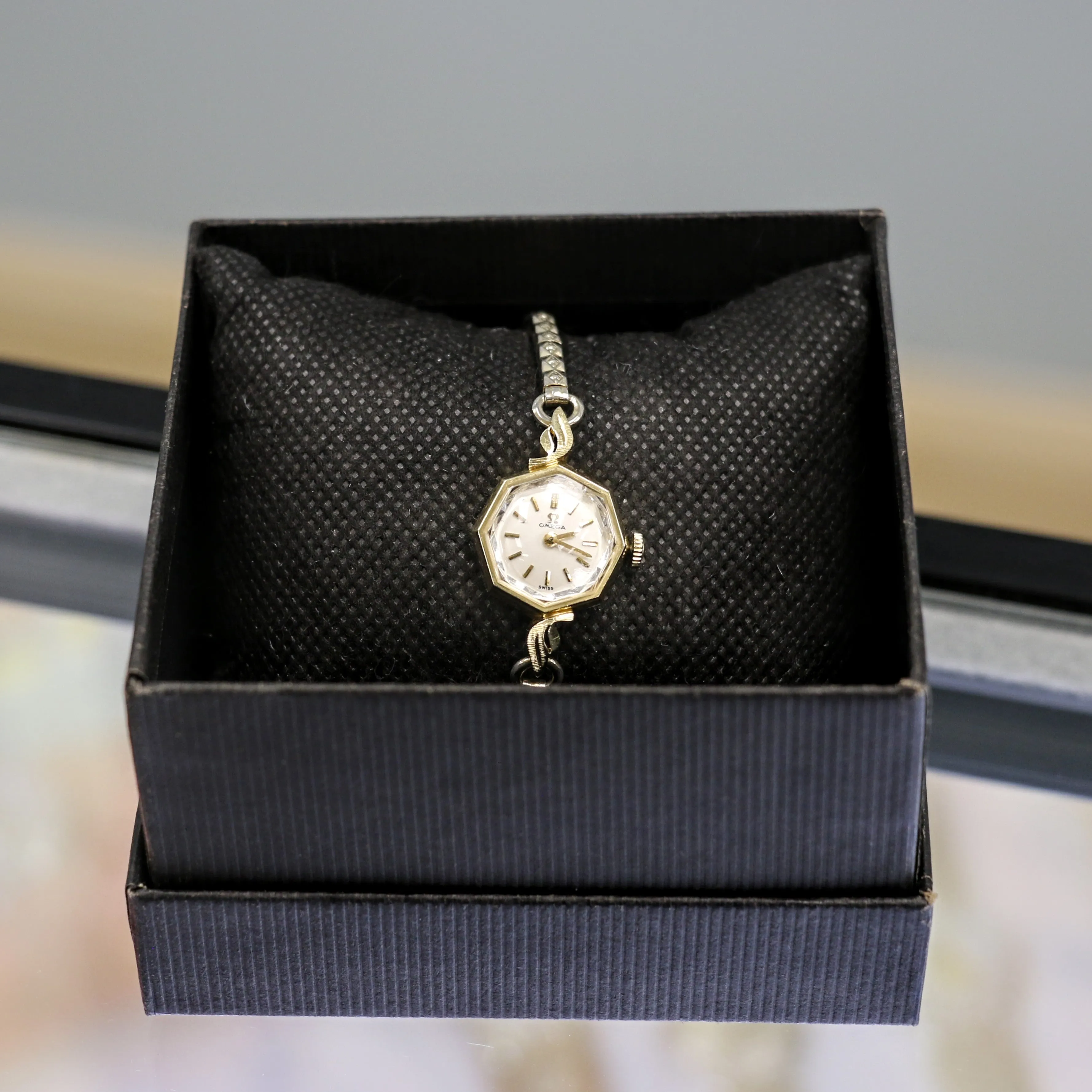 1964 OMEGA Ladies Cocktail Wristwatch 14K Yellow GOLD Cal. 484 Vintage Watch Octagonal Case and Fancy Lugs