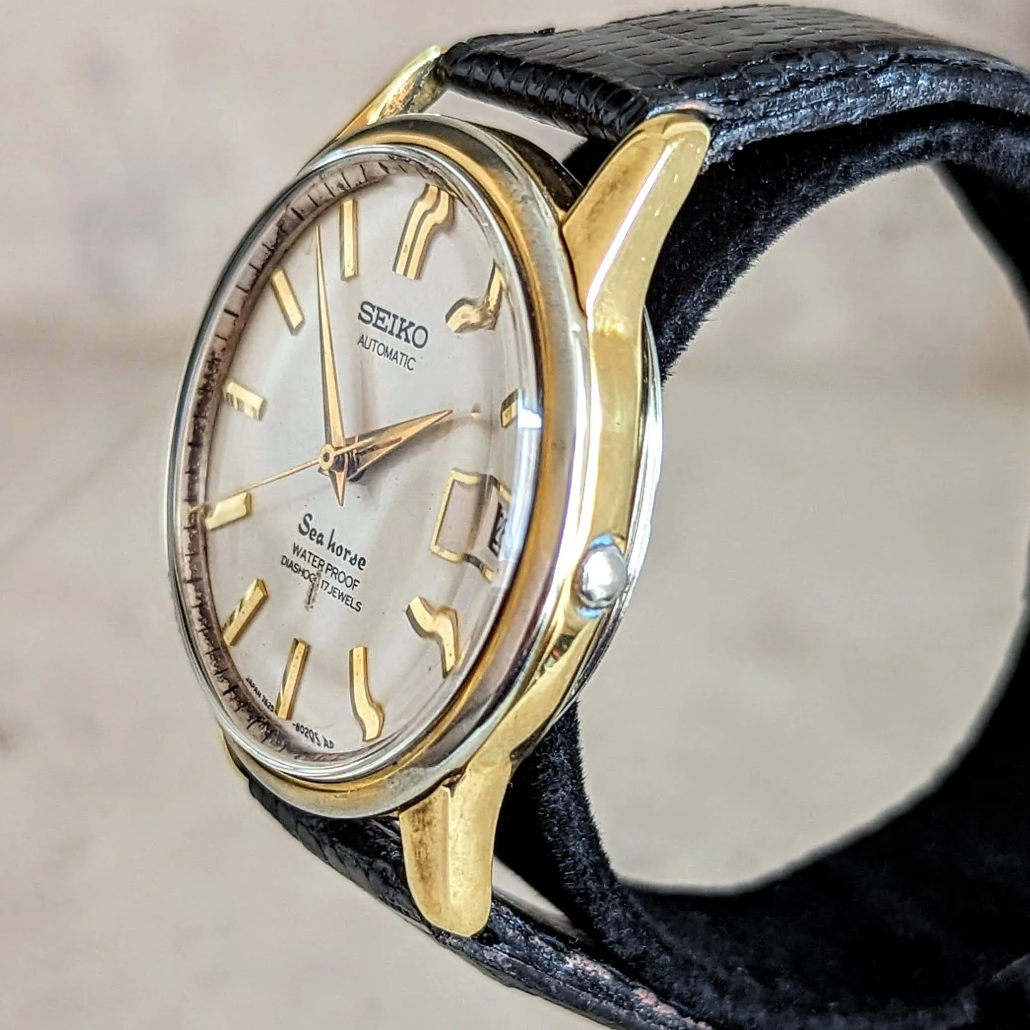 1967 SEIKO Sea Horse Automatic Watch 17 Jewels 7625-8021 Date Indicator Wristwatch