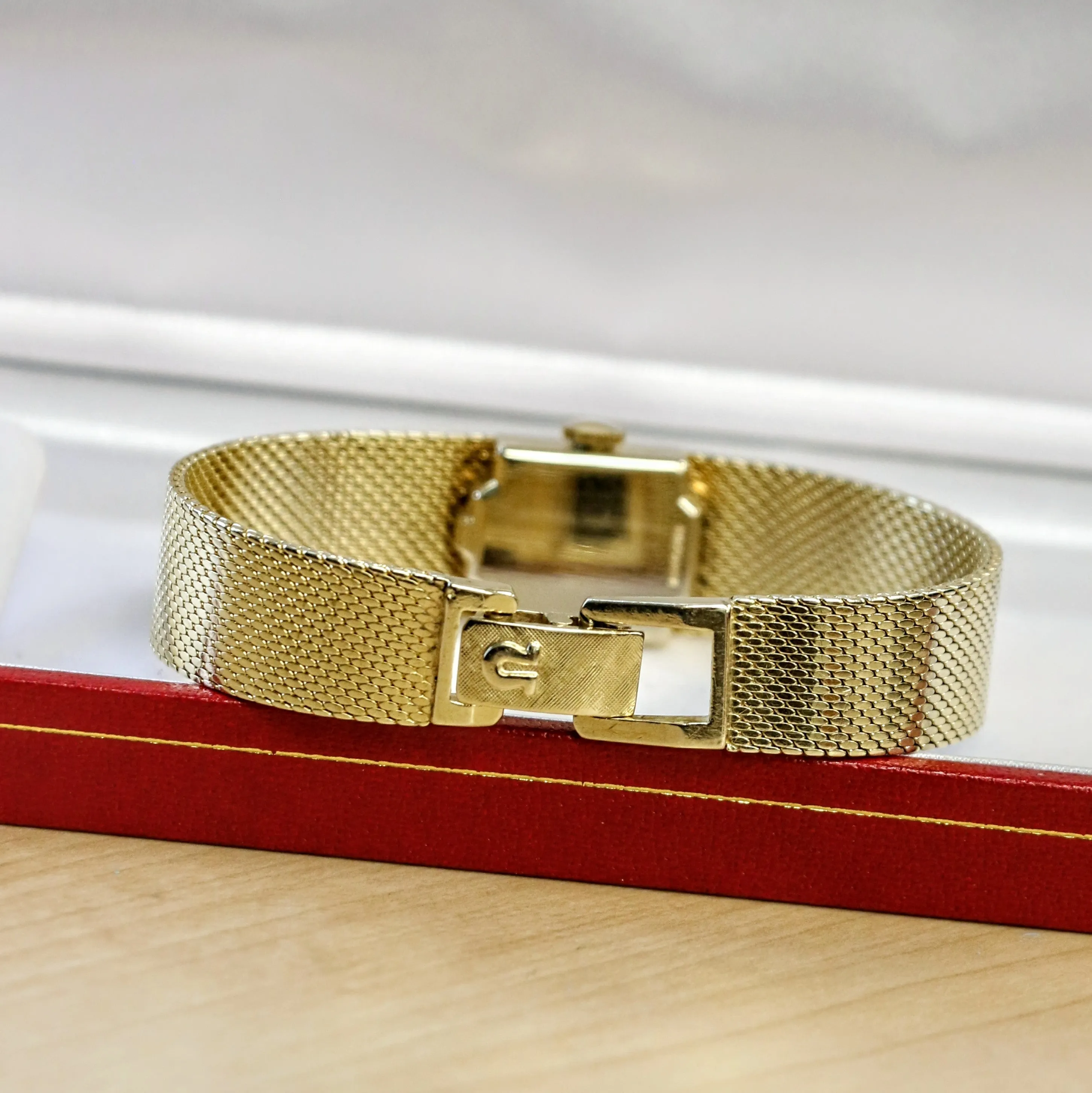 1968 OMEGA Ladies Dress Wristwatch 14K Yellow GOLD Ref. AA8927 Cal. 484 Vintage Watch