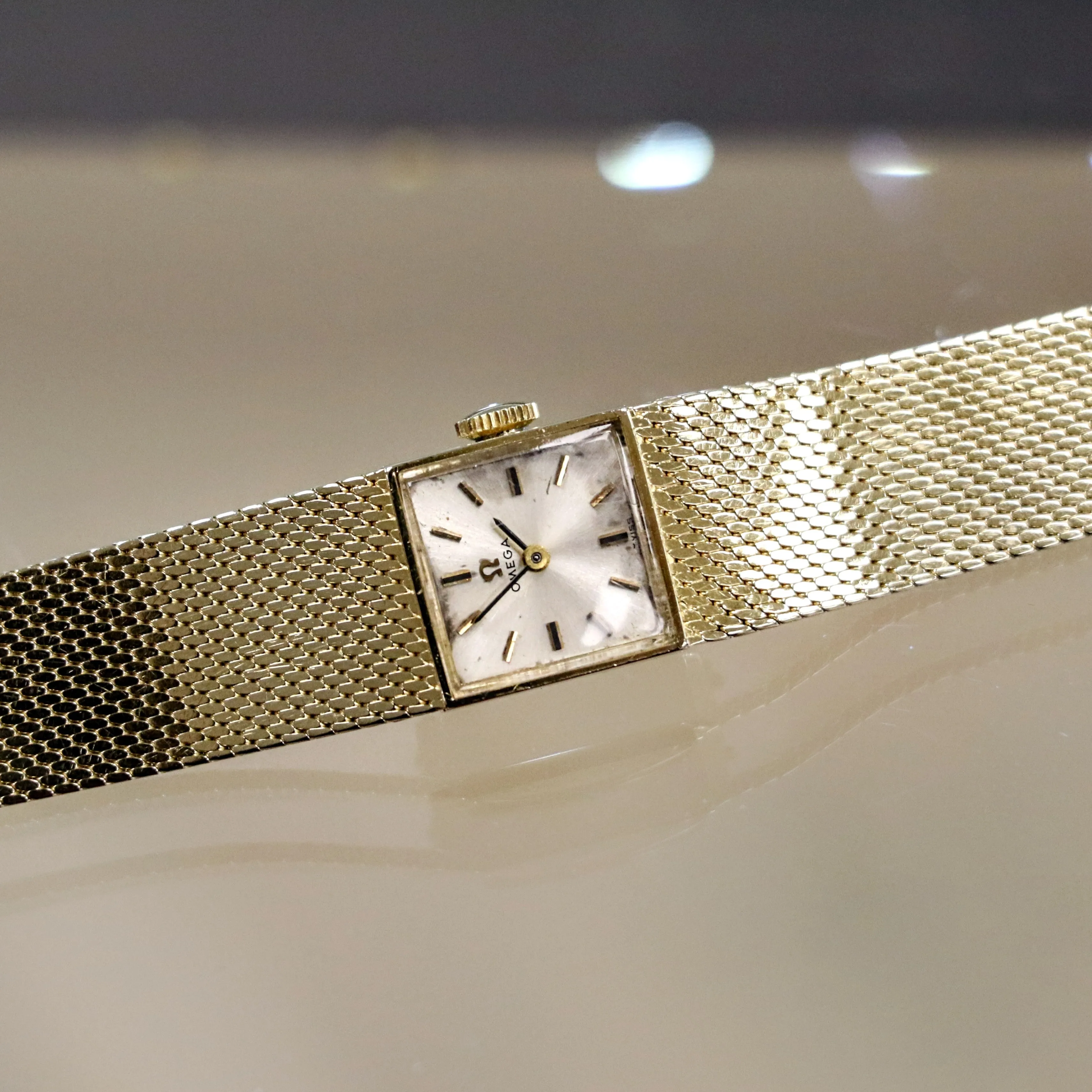 1968 OMEGA Ladies Dress Wristwatch 14K Yellow GOLD Ref. AA8927 Cal. 484 Vintage Watch