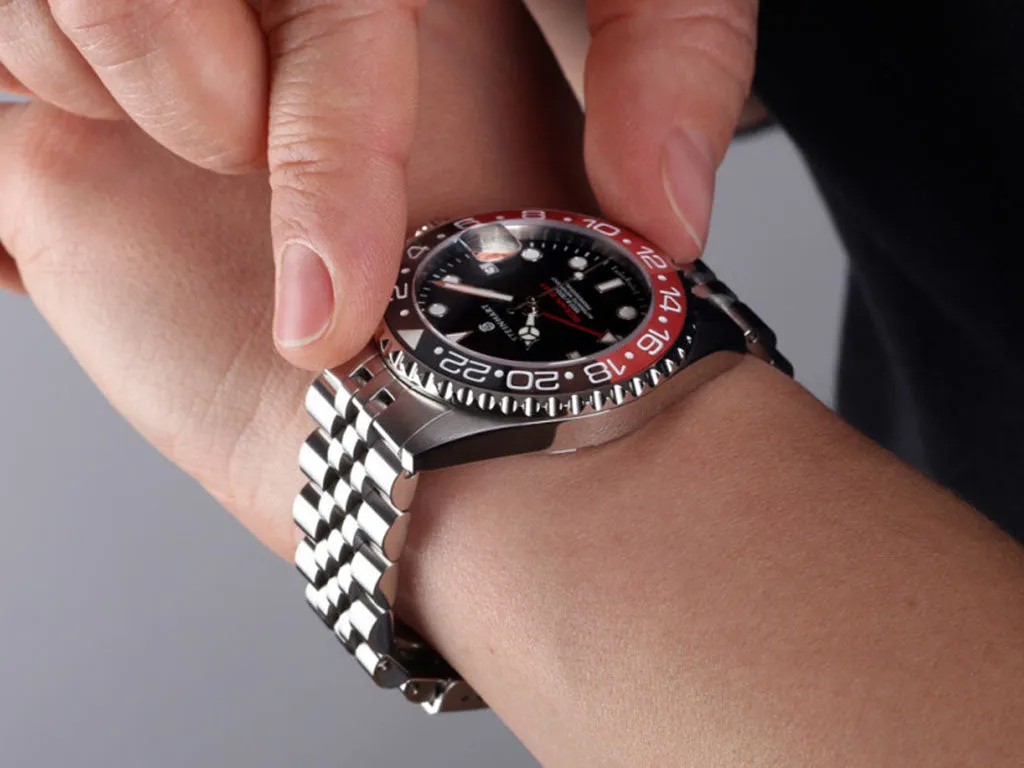 Ocean 39 GMT Black/Red Ceramic 2