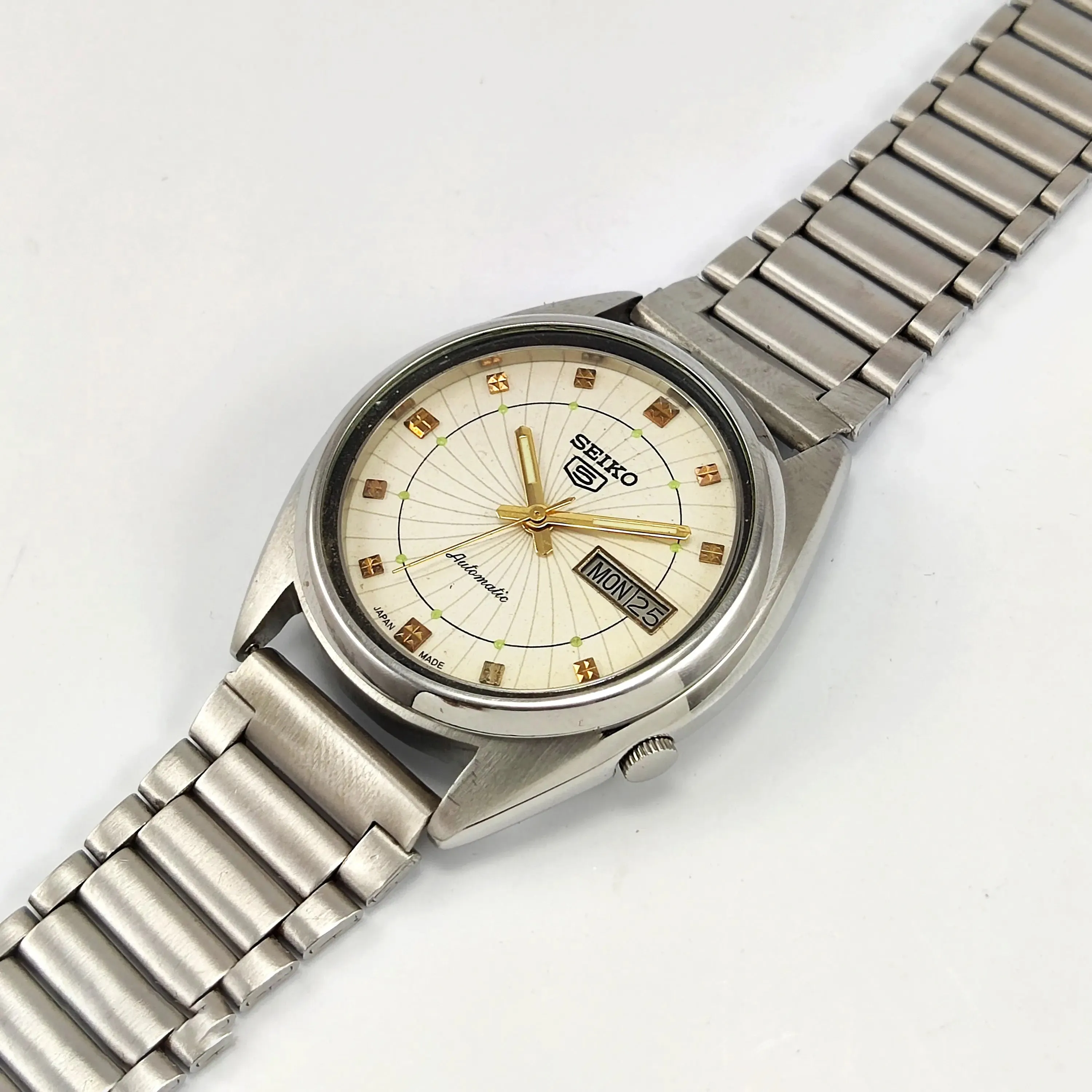 Seiko 5 Automatic Cream Dial 17 Jewels 7005A Men's Watch
