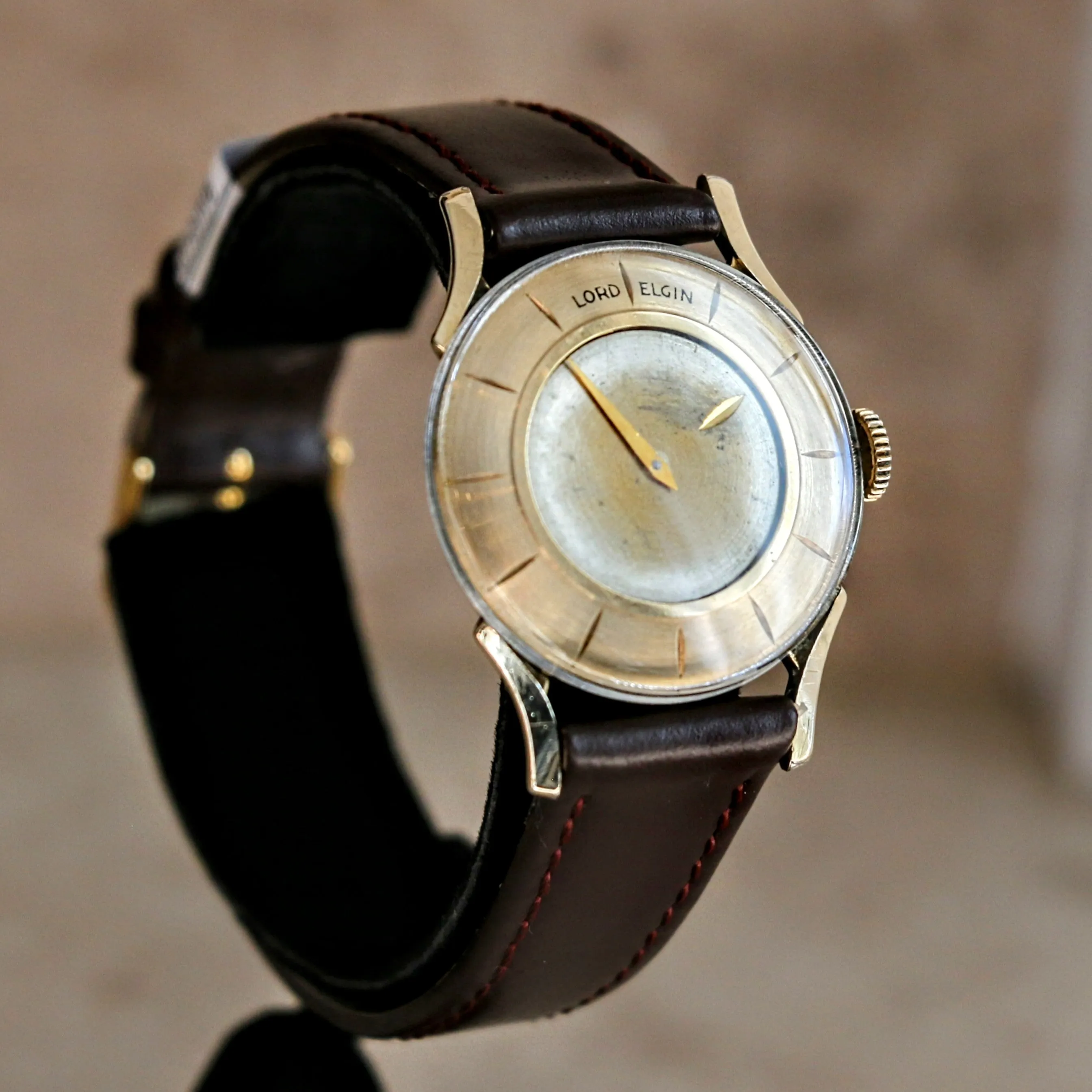 Vintage 1957 LORD ELGIN FUTURA Wristwatch Mystery Dial Grade 718 23J Watch